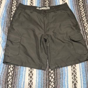 Sz 32 Men’s Magellan shorts